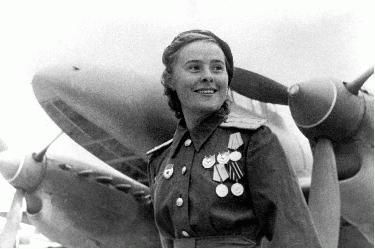 Мария Долина, заместитель командира эскадрильи, Герой Советского Союза.