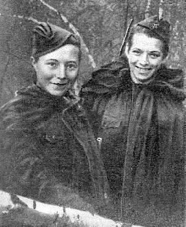 Подруги М. Поливанова и Н. Ковшова.