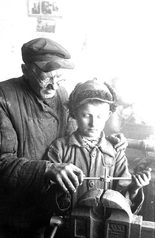 Производство снарядов, Москва, 1942 г.